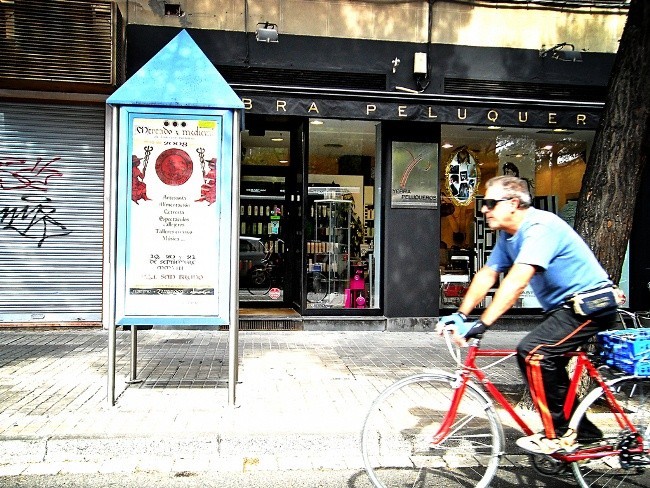 Ciclistas sin casco obligatorio en Madrid